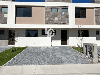 Casa en Fraccionamiento en Venta en Moctezuma
