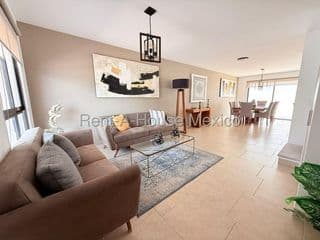 Casa en Fraccionamiento en Venta en El Refugio
